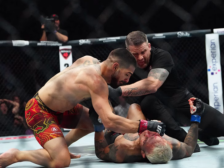 ufc 317 ilia topuria charles oliveira