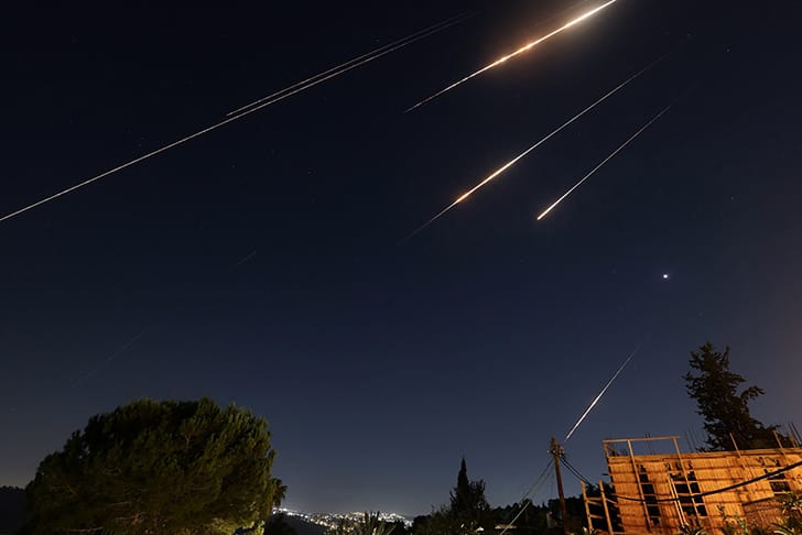 iran serang israel perang