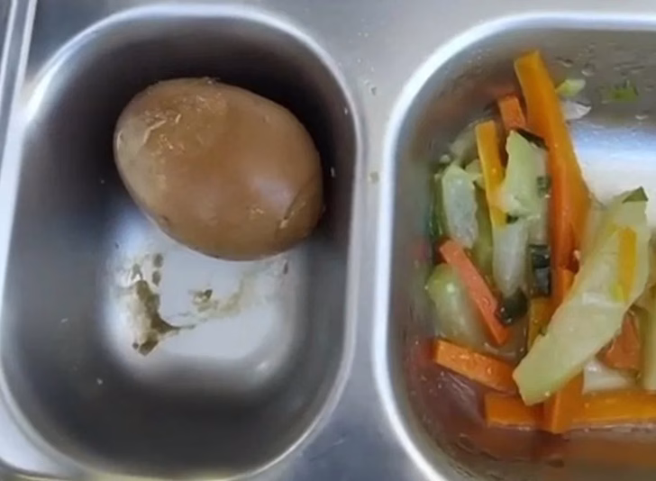 makan bergizi gratis belatung telur sorong
