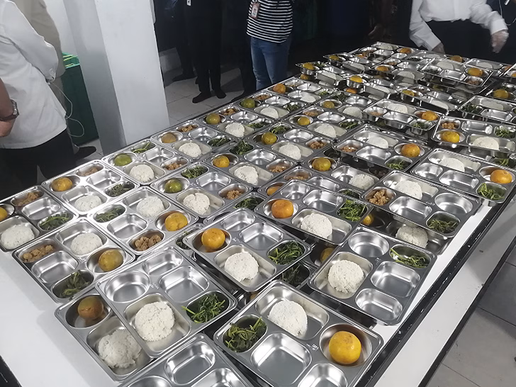 makan bergizi gratis belatung telur sorong