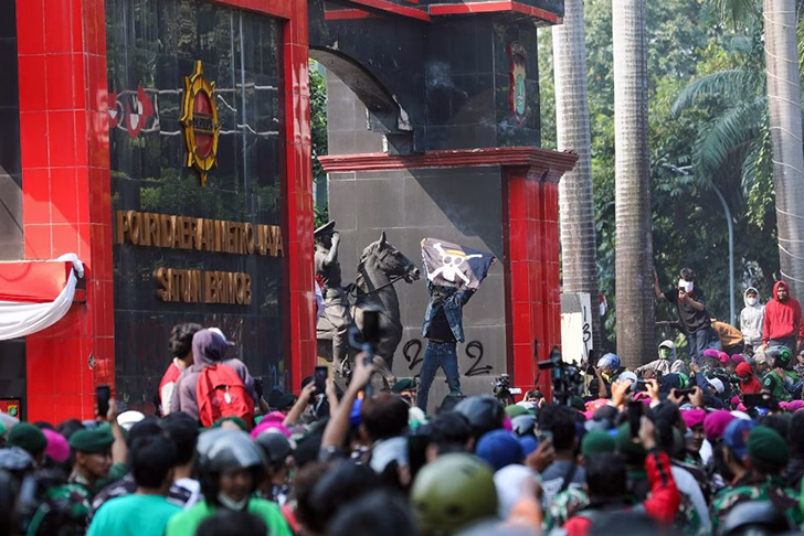 Muhammad Farhan Hamid Reno Syachputra Dewo demo mako brimob kwitang