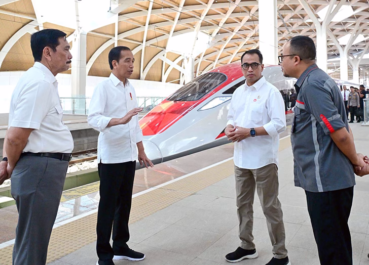kereta cepat whoosh jokowi luhut