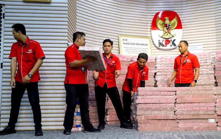 KPK Serahkan Rampasan Rp 883 M dari Skandal Investasi Taspen, Rp 300 M Ditampilkan ke Publik 1 KPK